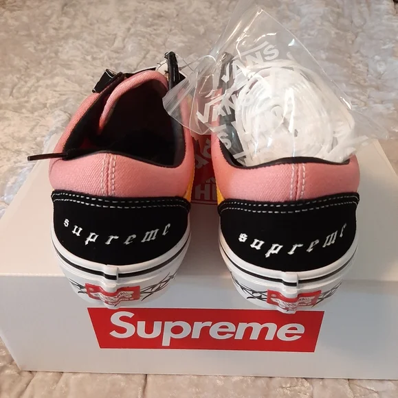 NEW RARE SUPREME/VANS COLLAB OLD SKOOL 100% AUTHENTIC PINK SNEAKERS